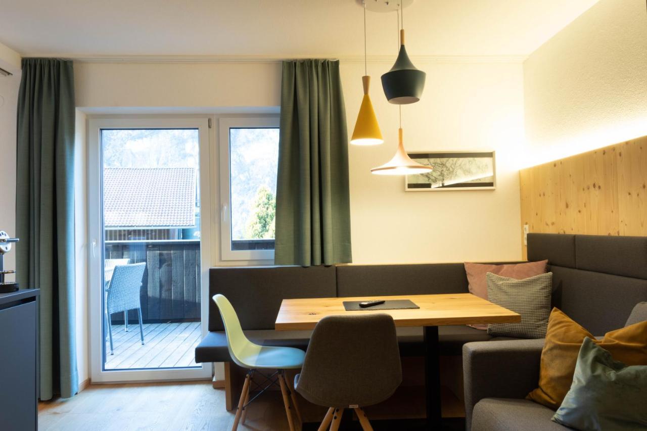 Wally Berg-Appartements Zams Eksteriør bilde