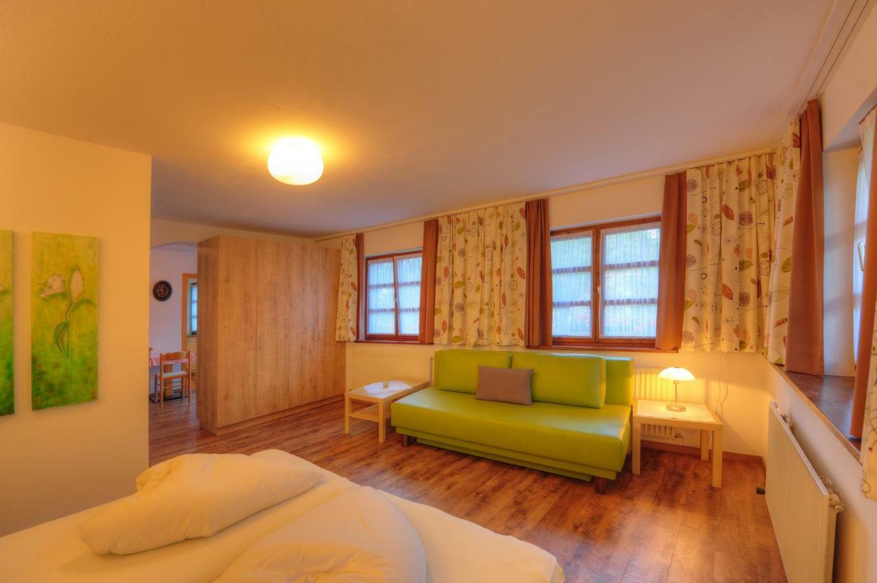Wally Berg-Appartements Zams Eksteriør bilde