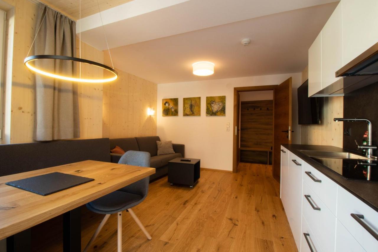 Wally Berg-Appartements Zams Eksteriør bilde